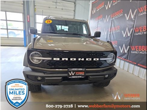 Used 2025 Ford Bronco Outer Banks AWD/4WD image 2