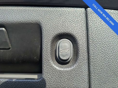 Used 2016 Cadillac Escalade Premium AWD/4WD image 14