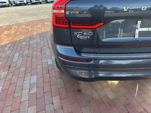 Used 2022 Volvo XC60 B5 Momentum w/ Advanced Package image 8