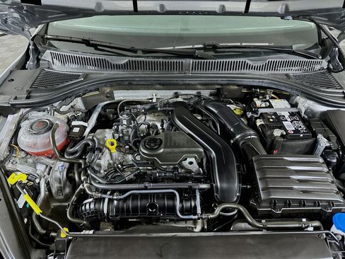 Used 2024 Volkswagen Jetta SE image 31