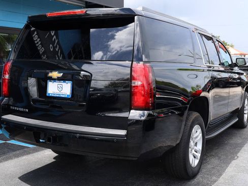 Used 2016 Chevrolet Suburban LT RWD image 4
