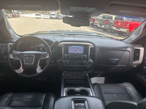 Used 2019 GMC Sierra 2500 Denali w/ Duramax Plus Package AWD/4WD image 20