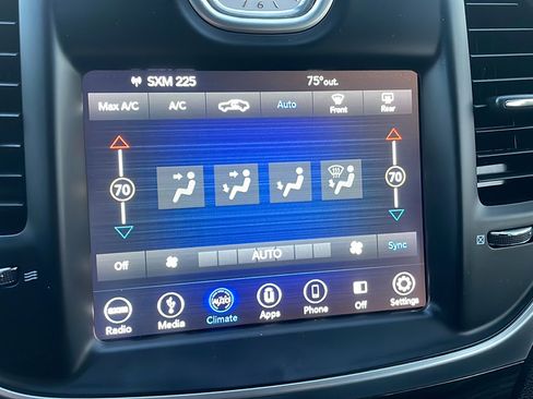 Used 2018 Chrysler 300 Touring image 47