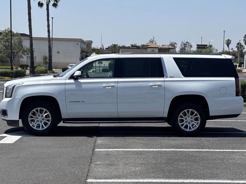 Used 2017 GMC Yukon XL SLT AWD/4WD image 4