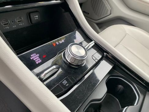 Used 2022 Jeep Grand Cherokee Overland image 21