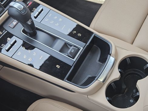 Certified 2026 Porsche Macan AWD/4WD image 20