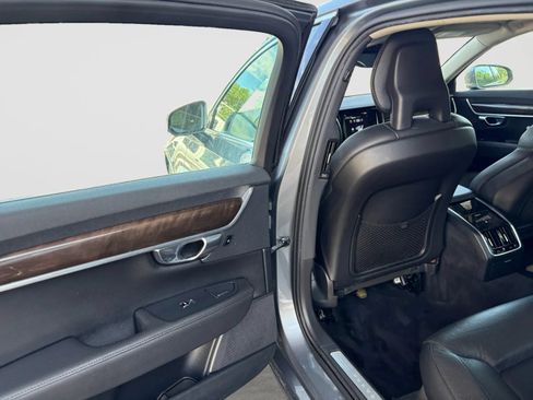 Used 2018 Volvo S90 T5 Momentum w/ Convenience Package FWD image 14