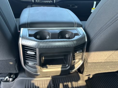 New 2025 RAM 2500 Big Horn AWD/4WD image 15