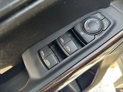 Used 2021 Chevrolet Silverado 1500 LT image 12