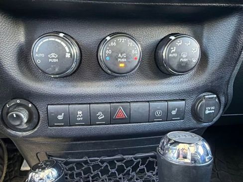 Used 2015 Jeep Wrangler Unlimited Sahara AWD/4WD image 6