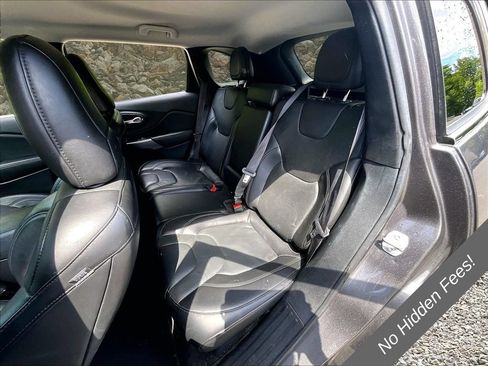 Used 2019 Jeep Cherokee Limited AWD/4WD image 23