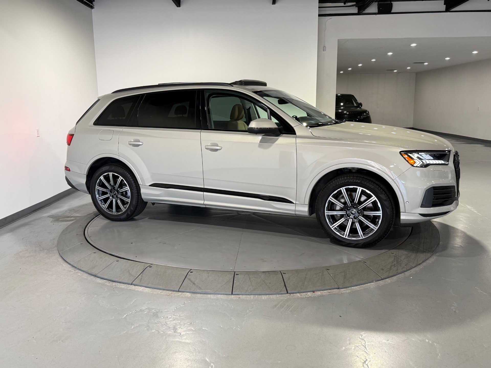 Used 2024 Audi Q7 2.0T Premium Plus w/ Premium Plus Package AWD/4WD image 7
