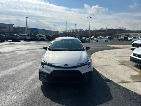 Used 2024 Toyota Corolla Sedan w/ SE Convenience Package image 4