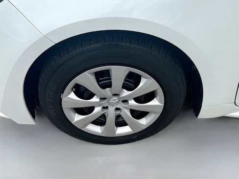 Used 2025 Toyota Corolla LE w/ Convenience Package image 35