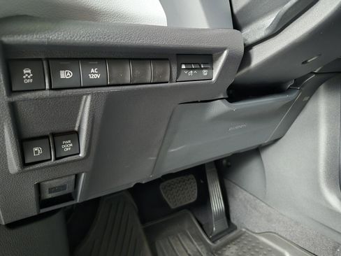 New 2026 Toyota Sienna XLE image 23