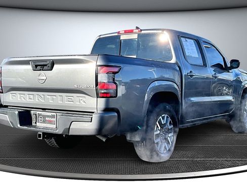 Used 2024 Nissan Frontier SL image 6