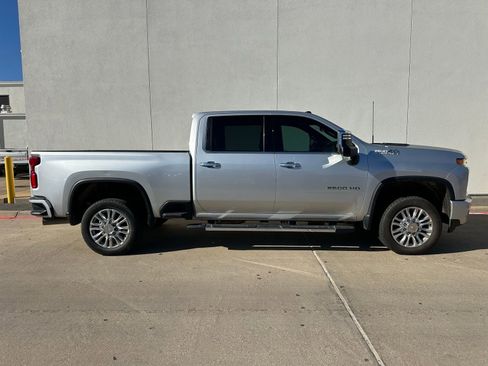 Used 2021 Chevrolet Silverado 2500 High Country w/ Z71 Off-Road Package image 7