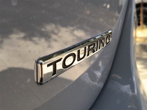 New 2026 Honda Odyssey Touring image 4