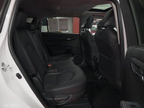 Certified 2022 Toyota Highlander XLE image 14