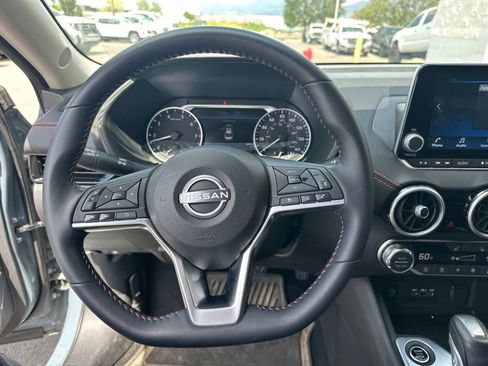 Used 2025 Nissan Sentra SR FWD image 10