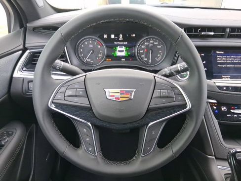 New 2026 Cadillac XT5 Premium Luxury w/ LPO, ONYX Package image 10