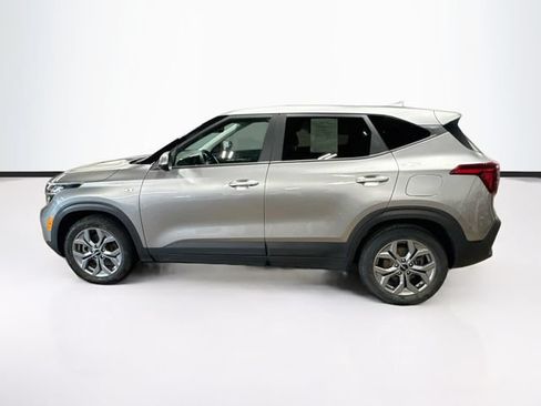 Used 2024 Kia Seltos LX AWD/4WD image 4