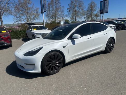 Used 2023 Tesla Model 3 Performance image 5