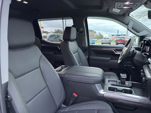 Used 2026 Chevrolet Silverado 1500 LTZ image 9