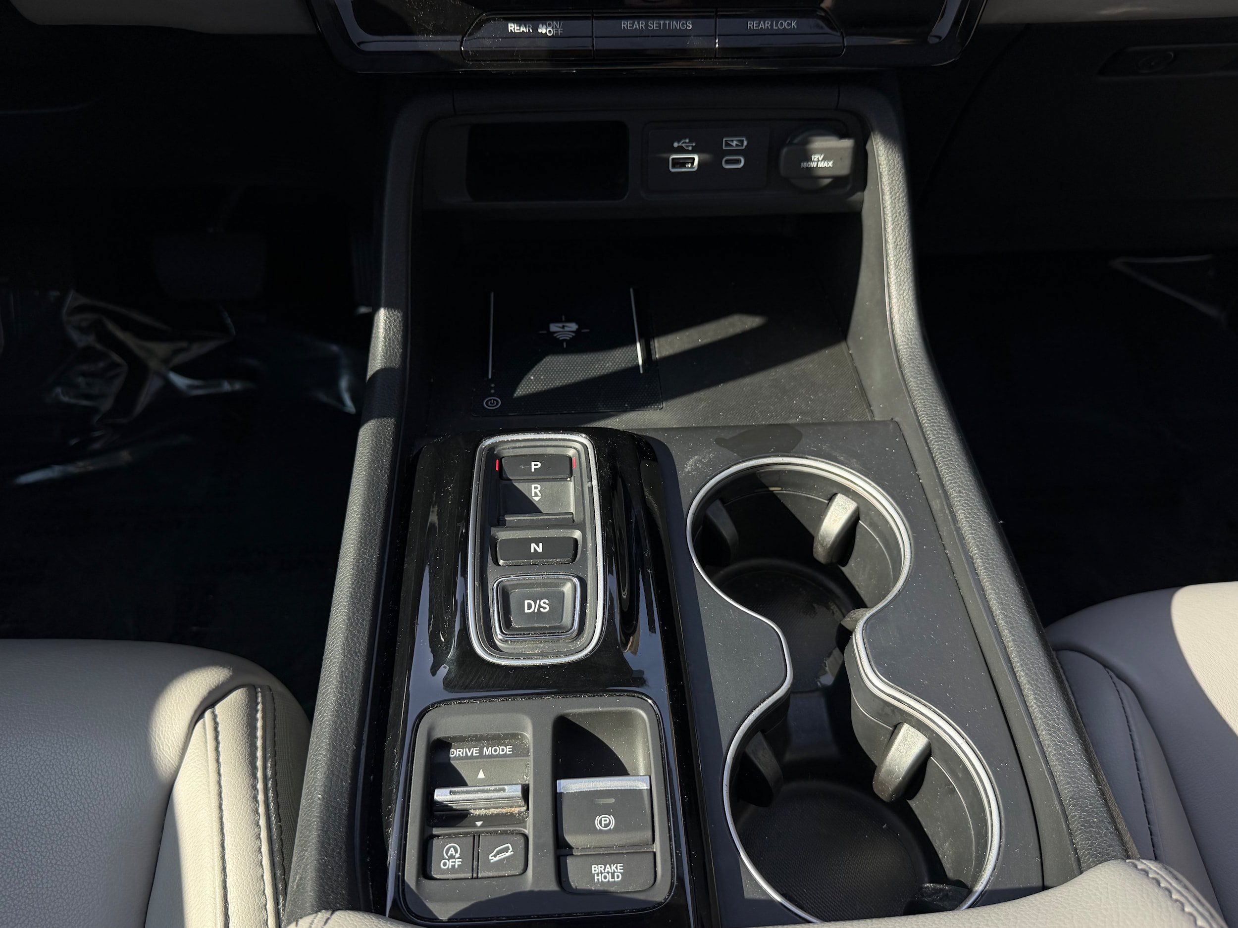 Used 2025 Honda Pilot Touring image 17