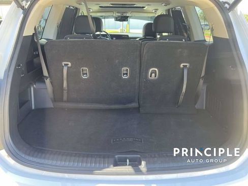 Used 2024 Kia Telluride EX w/ EX Captain's Chair Package FWD image 31