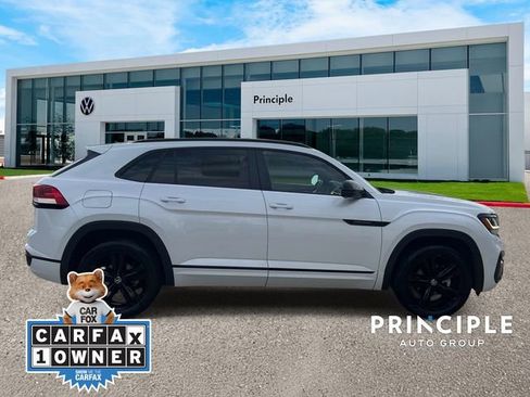 Used 2023 Volkswagen Atlas Cross Sport SEL R-Line AWD/4WD image 5