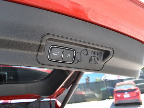 Used 2020 Ford Explorer XLT w/ Equipment Group 202A AWD/4WD image 53
