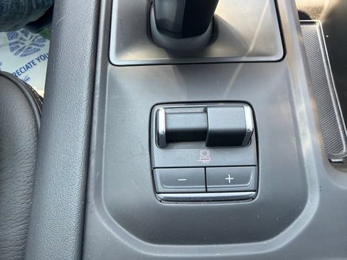 Used 2025 GMC Sierra 1500 Denali w/ Denali Reserve Package AWD/4WD image 11