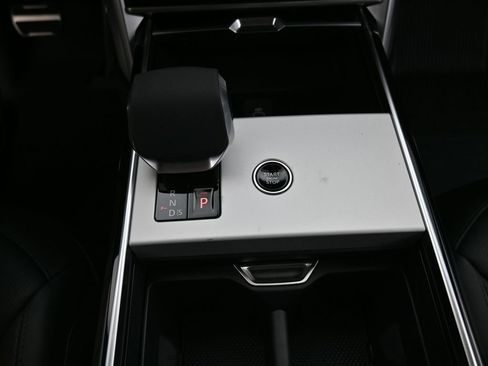 New 2025 Land Rover Range Rover SE AWD/4WD image 31