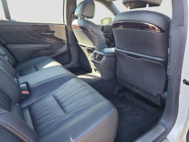 Used 2020 Lexus LS 500 w/ Interior Upgrade Package RWD image 13