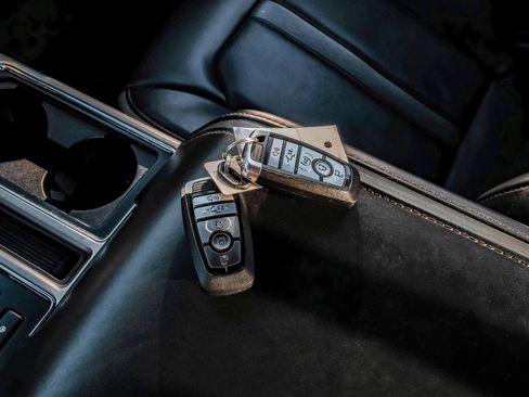 Used 2018 Ford F150 Platinum w/ Equipment Group 701A Luxury image 65