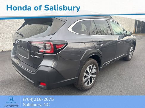 Used 2023 Subaru Outback Premium image 6