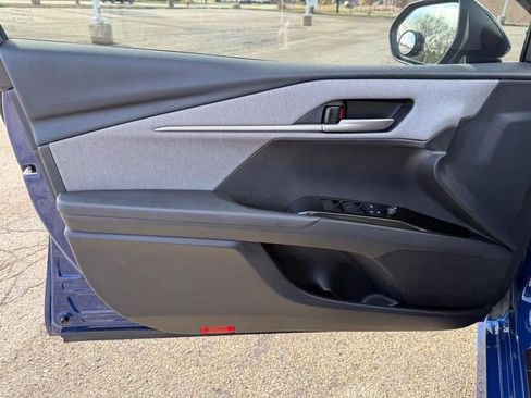 Used 2025 Toyota Camry LE image 19