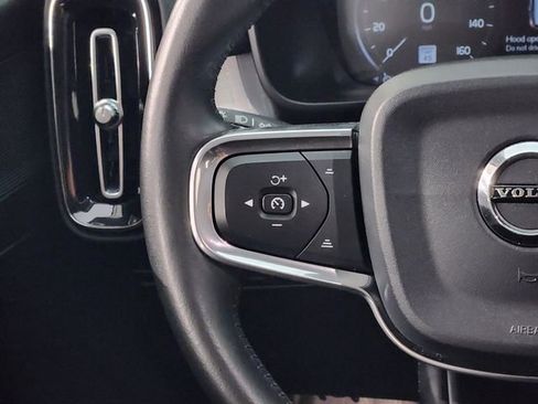 Used 2020 Volvo XC40 T4 Momentum FWD image 27