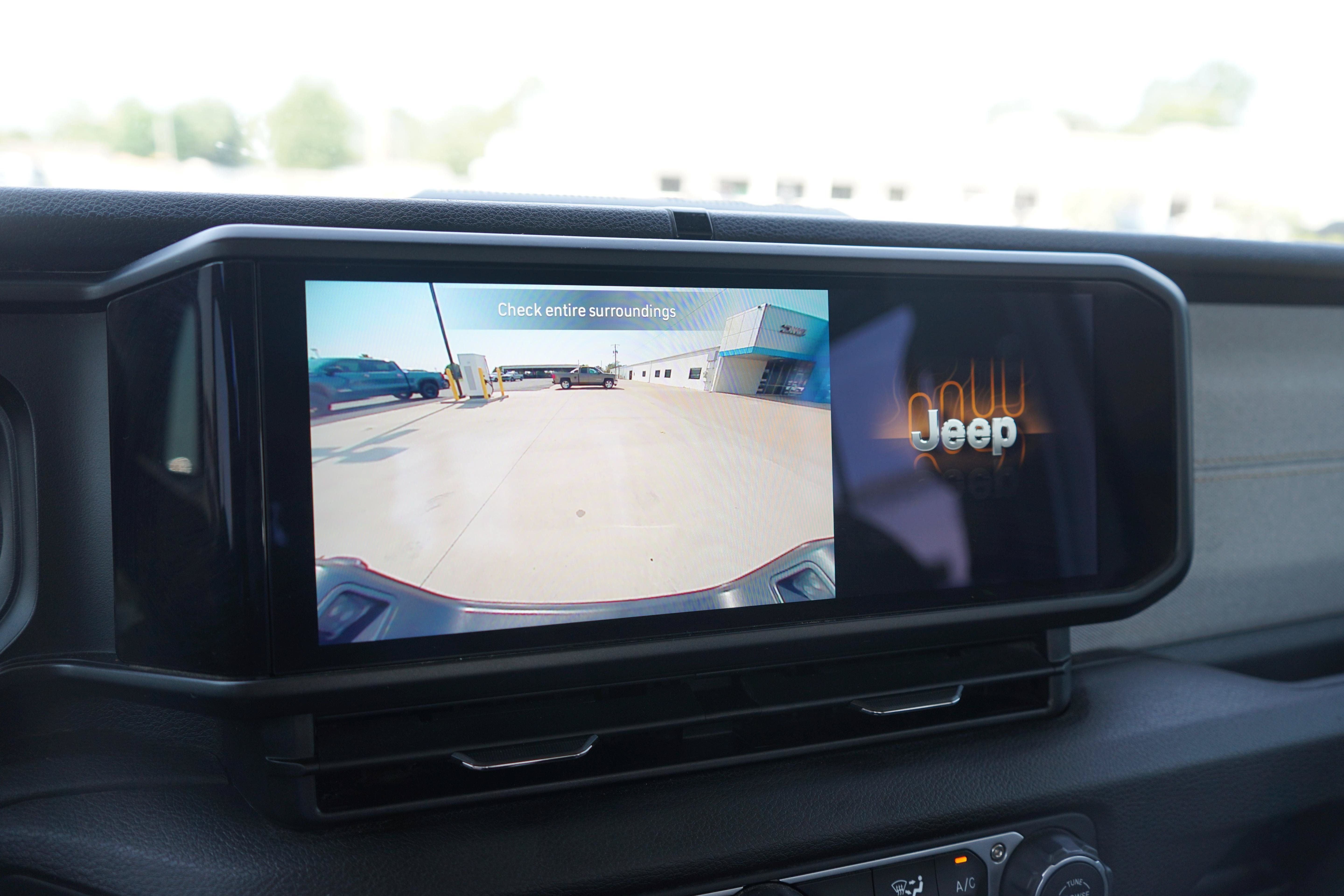 Used 2025 Jeep Gladiator Sport AWD/4WD image 15