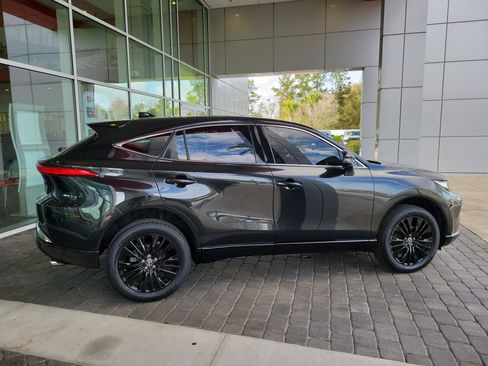 Certified 2023 Toyota Venza Nightshade image 7