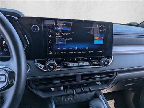 Used 2025 Chevrolet Colorado LT AWD/4WD image 21