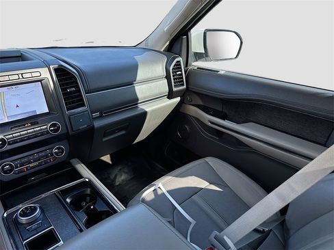 Used 2021 Ford Expedition Limited image 25