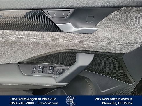 Certified 2025 Volkswagen Tiguan S image 38