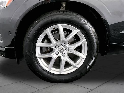 Used 2019 Volvo XC60 T5 Momentum w/ Premium Package AWD/4WD image 11