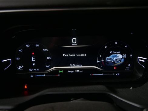 Used 2023 GMC Yukon Denali AWD/4WD image 29
