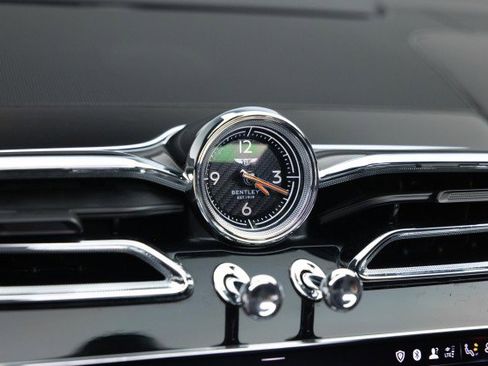 Used 2022 Bentley Bentayga Speed image 28