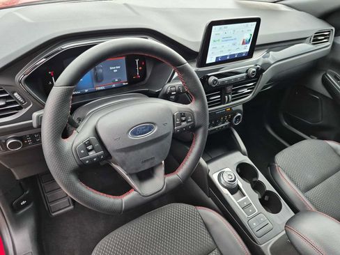 Used 2025 Ford Escape ST-Line w/ Cold Weather Package FWD image 2