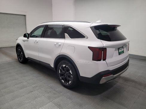 Used 2024 Kia Sorento S w/ Panoramic Sunroof Package FWD image 5