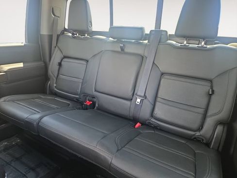 Used 2023 GMC Sierra 2500 Denali w/ Denali Black Diamond Edition AWD/4WD image 13